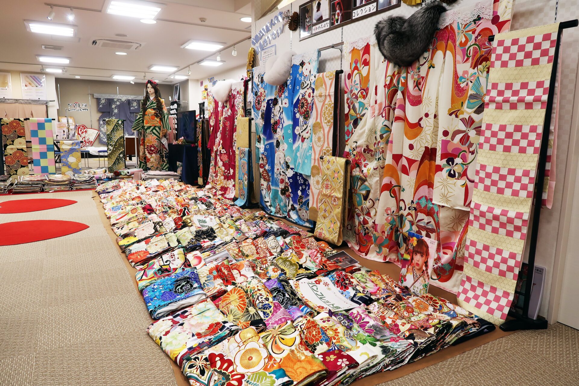 着物たちばな長野本店の振袖売場、新品の振袖枚数長野県内ナンバー1