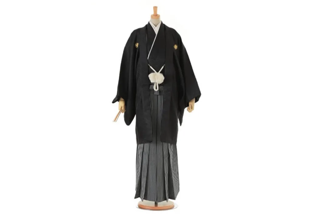 男性黒紋付袴｜礼装着物・訪問着の着物レンタルならたちばなへお任せ下さい