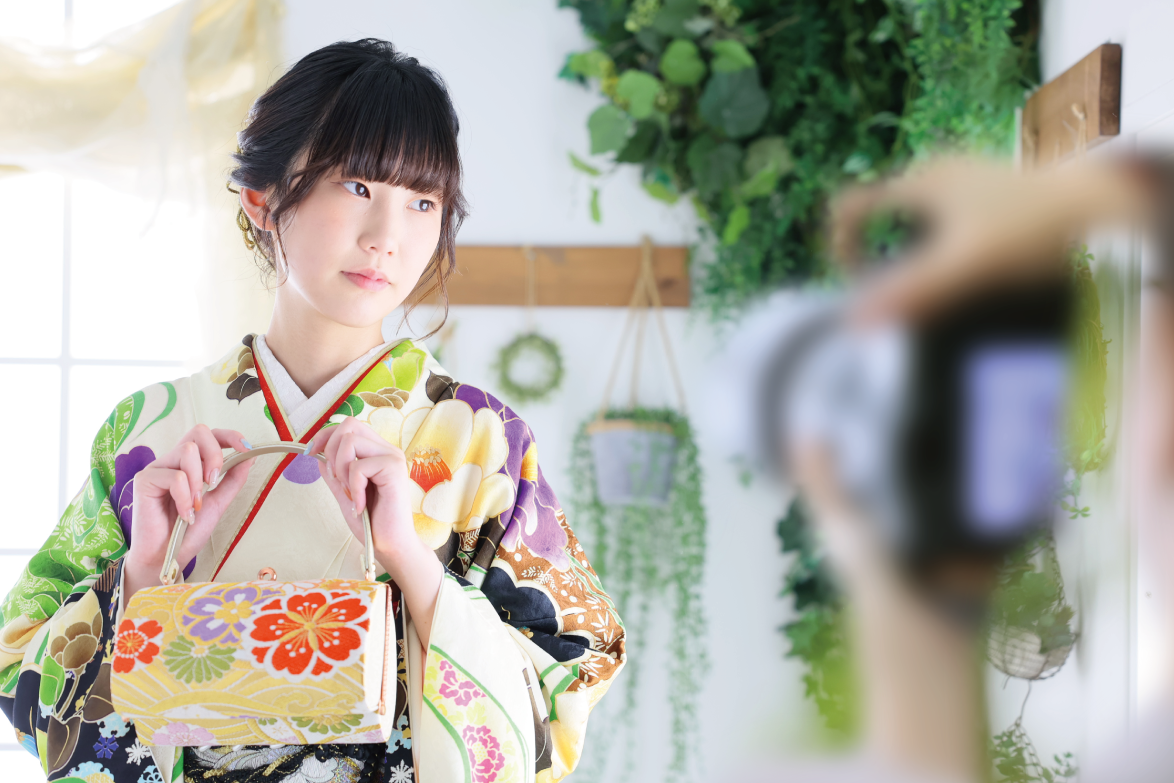 成人記念撮影｜成人の振袖姿の記念写真ならたちばな・シャレニーへ