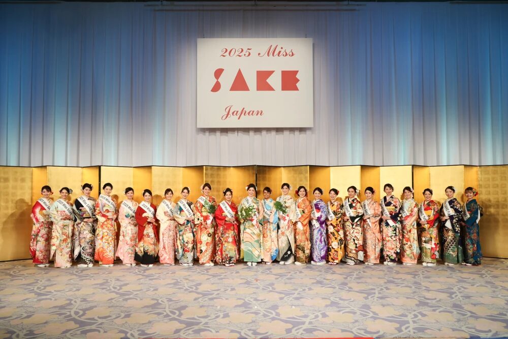 2025 Miss SAKE Japan 最終選考会にて<br>長野代表の内田充咲さんに振袖衣装協力をしました！