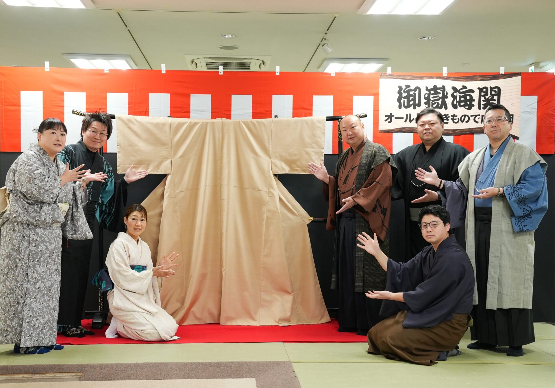 【展示】御嶽海へ贈呈される着物が<br>たちばな長野本店にて特別展示されました