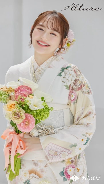 加藤 栞 ×Allure（アリュール）の振袖-白|成人記念の新作振袖ご紹介　AL-213