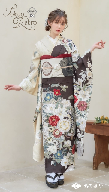 “マーシュ彩ちゃん”着用の振袖-白黒｜成人記念の新作振袖ご紹介　TR-608