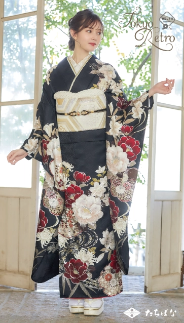 “マーシュ彩ちゃん”着用の振袖-紺｜成人記念の新作振袖ご紹介　TR-610