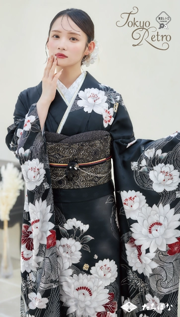 “矢作萌夏ちゃん”着用の振袖-黒｜成人記念の新作振袖ご紹介　TR-616