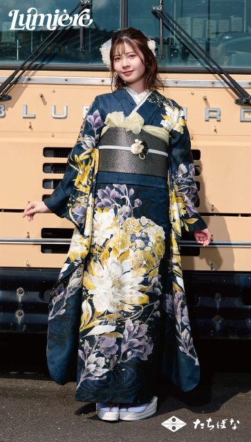 うな様 星乃夢奈×Lumiere”の振袖-紺｜成人記念の新作振袖ご紹介