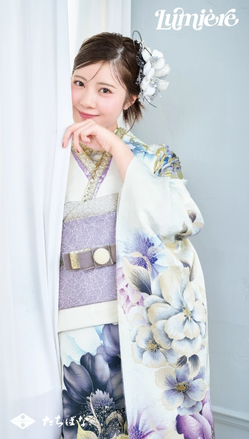 【レア品】波花　№6　NAMIHANA 星乃夢奈×Lumiere”の振袖-白紫｜成人記念の新作振袖ご