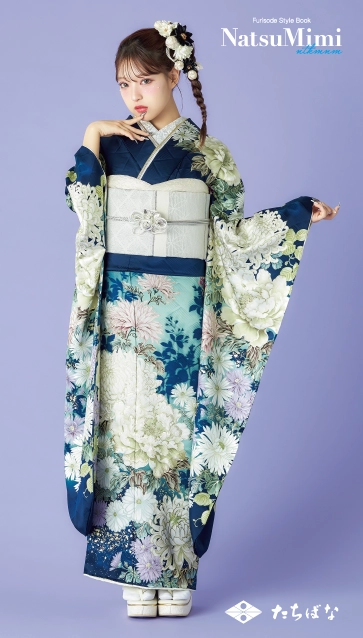 MINAMIちゃん着用“NatsuMimi”の振袖-青|ハタチ記念の新作振袖ご紹介　NAT-207