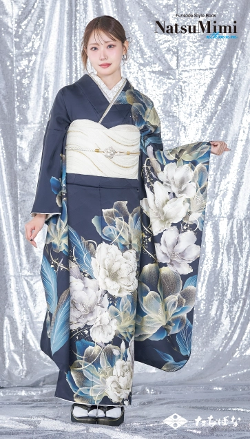 なつみちゃん着用“NatsuMimi”の振袖-紺|ハタチ記念の新作振袖ご紹介　NAT-210