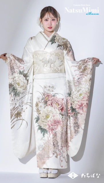 なつみちゃん着用“NatsuMimi”の振袖-白|ハタチ記念の新作振袖ご紹介　NAT-216