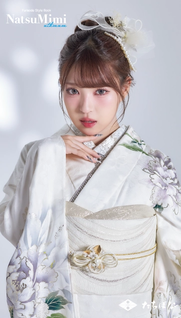 MINAMIちゃん着用“NatsuMimi”の振袖-白|ハタチ記念の新作振袖ご紹介　NAT-218