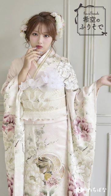 “希空（のあ）”ちゃんの振袖-白｜成人記念の新作振袖ご紹介　NOA-001