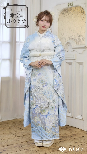 “希空（のあ）”ちゃんの振袖-水色｜成人記念の新作振袖ご紹介　NOA-003