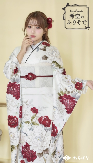 “希空（のあ）”ちゃんの振袖-白｜成人記念の新作振袖ご紹介　NOA-006
