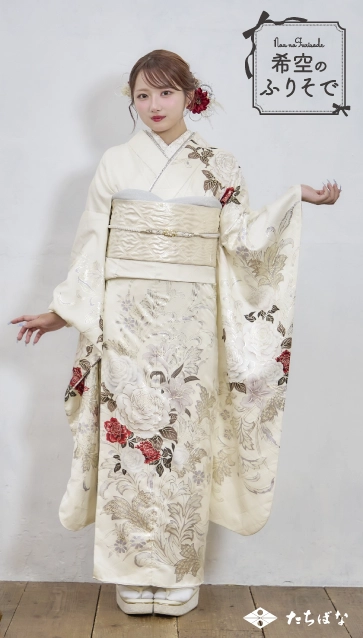 “希空（のあ）”ちゃんの振袖-白｜成人記念の新作振袖ご紹介　NOA-011