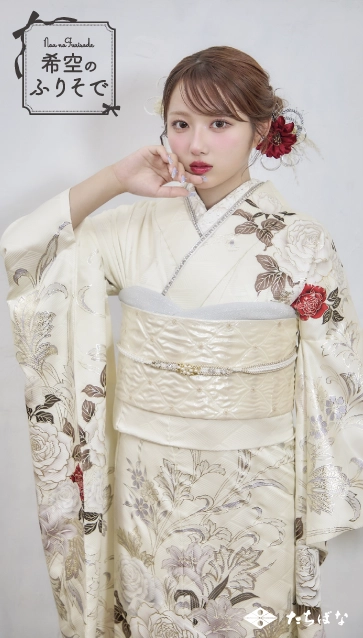 “希空（のあ）”ちゃんの振袖-白｜成人記念の新作振袖ご紹介　NOA-011