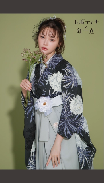 “玉城ティナ×紅一点 ”の卒業式袴レンタル｜卒業式の袴ご紹介　IN-54