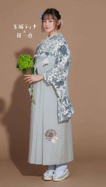 “玉城ティナ×紅一点 ”の卒業式袴レンタル｜卒業式の袴ご紹介　IN-55