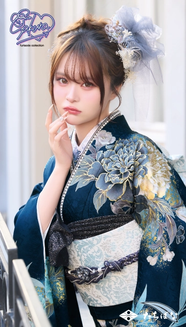 “Sakura(さくら)”ちゃんの振袖-紺|ハタチ記念の新作振袖ご紹介　SAF-24