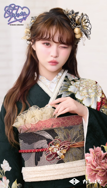 “Sakura(さくら)”ちゃんの振袖-黒|ハタチ記念の新作振袖ご紹介　SAF-28