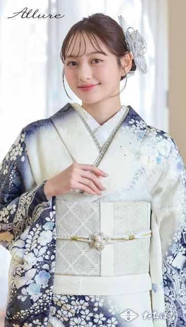 加藤 栞 ×Allure（アリュール）の振袖-白|成人記念の新作振袖ご紹介　AL-303