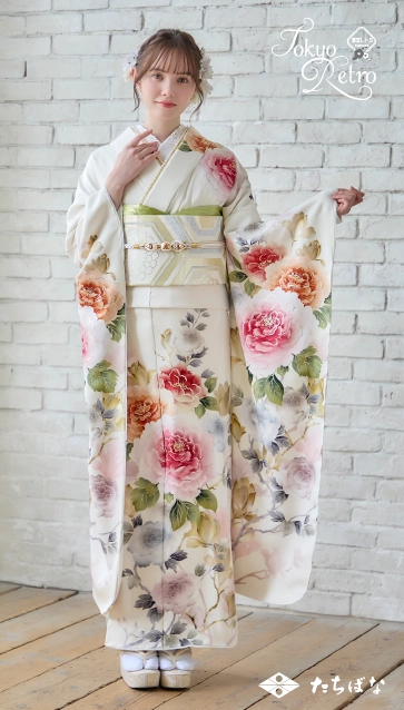“マーシュ彩ちゃん”着用の振袖-白｜成人記念の新作振袖ご紹介　TR-701