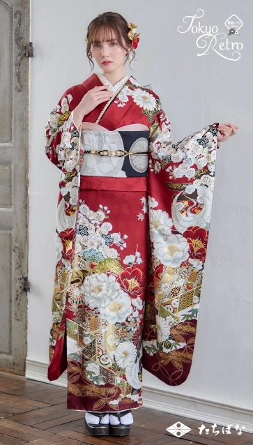 “マーシュ彩ちゃん”着用の振袖-赤｜成人記念の新作振袖ご紹介　TR-705