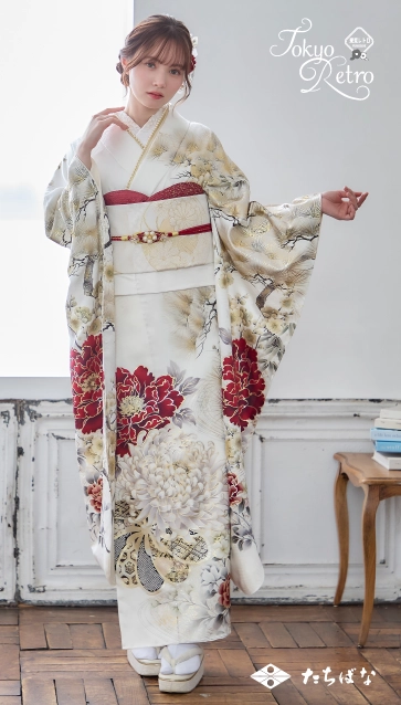 “マーシュ彩ちゃん”着用の振袖-白｜成人記念の新作振袖ご紹介　TR-716