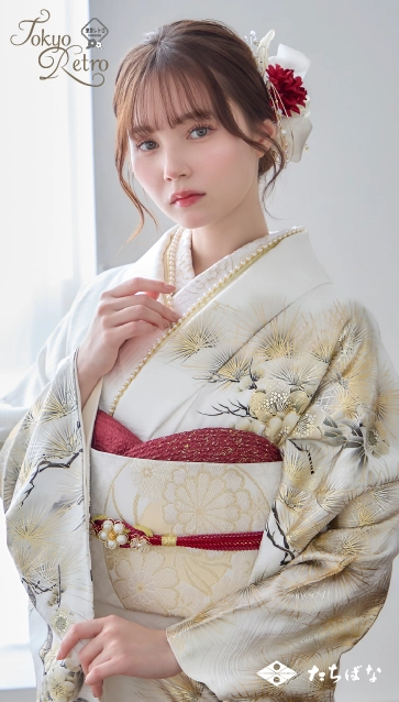 “マーシュ彩ちゃん”着用の振袖-白｜成人記念の新作振袖ご紹介　TR-716