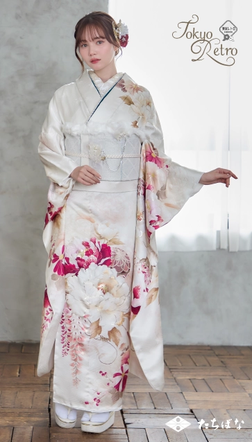 “マーシュ彩ちゃん”着用の振袖-白｜成人記念の新作振袖ご紹介　TR-718