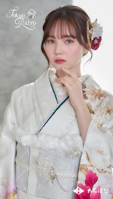 “マーシュ彩ちゃん”着用の振袖-白｜成人記念の新作振袖ご紹介　TR-718