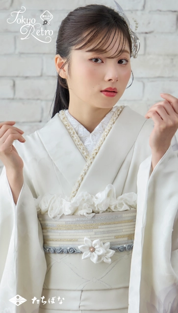 “らんちゃん”着用の振袖-白｜成人記念の新作振袖ご紹介　TR-721