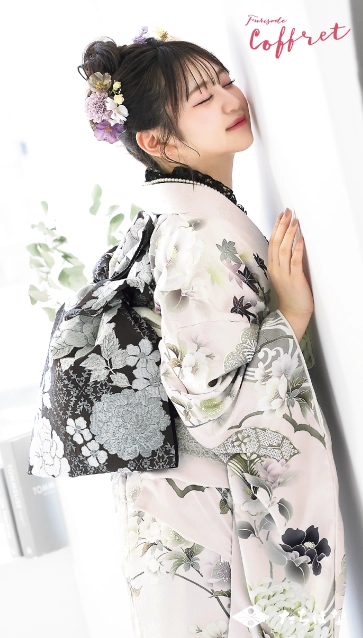 代田萌花ちゃん”着用の振袖-薄ピンク｜成人記念の新作振袖ご
