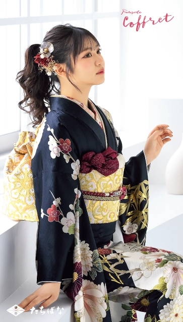 代田萌花ちゃん”着用の振袖-紺｜成人記念の新作振袖ご紹介