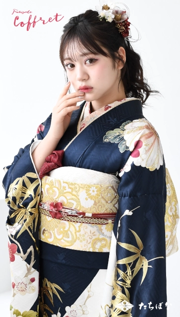 代田萌花ちゃん”着用の振袖-紺｜成人記念の新作振袖ご紹介