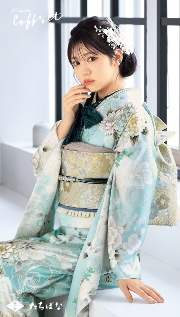 水色 着物用アクセサリーセット 代田萌花ちゃん”着用の振袖-水色｜成人記念の新作振袖ご紹介
