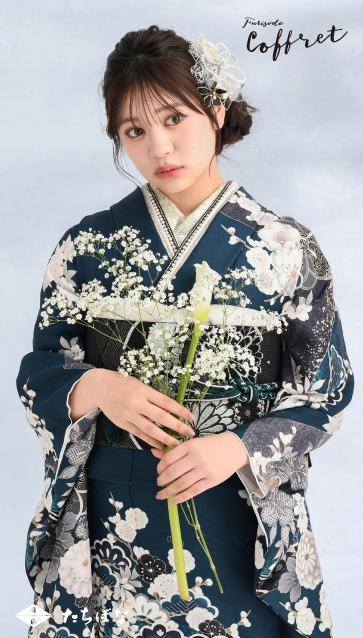 代田萌花ちゃん”着用の振袖-紺｜成人記念の新作振袖ご紹介