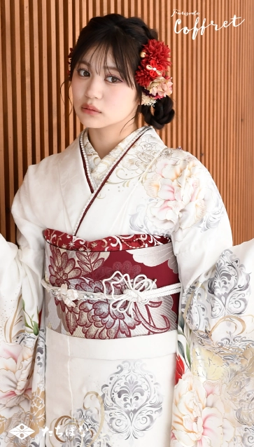 代田萌花ちゃん”着用の振袖-白｜成人記念の新作振袖ご紹介