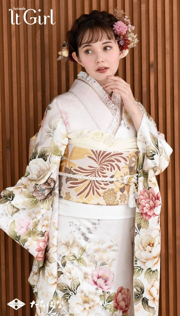 マーシュ彩ちゃん”着用の振袖-白｜成人記念の新作振袖ご紹介 IT-2605