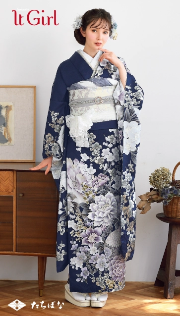 “マーシュ彩ちゃん”着用の振袖-紺｜成人記念の新作振袖ご紹介　IT-2606
