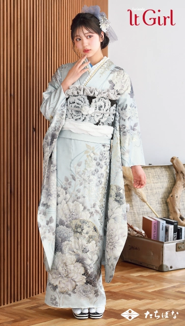 代田萌花ちゃん”着用の振袖-水色｜成人記念の新作振袖ご紹介