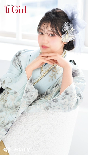 代田萌花ちゃん”着用の振袖-水色｜成人記念の新作振袖ご紹介
