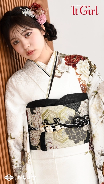 “代田萌花ちゃん”着用の振袖-白｜成人記念の新作振袖ご紹介　IT-2610