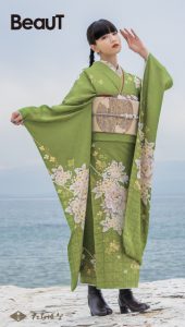Hina(FAKY)着用の振袖-黄緑｜成人式の新作振袖ご紹介　BTN-2219