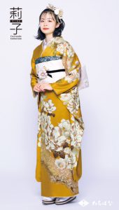 莉子着用の振袖-黄色｜成人式の新作振袖ご紹介　RK-05