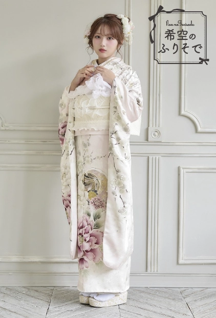 白 振袖 希空の振袖 noa-001　新作振袖　｜【公式】たちばな・シャレニー