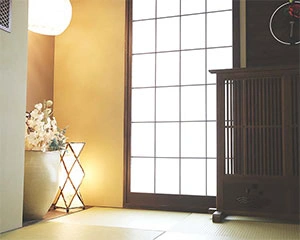 【11,000円~振袖撮影プラン/15,400円~持込振袖撮影プラン】和テイストのスタジオをご紹介 シーン5 |2024年・2025年 成人必見のたちばな公式・成人式 振袖キャンペーン|成人式に出ない方必見のお得な撮影プラン♪写真もデータも1枚から追加購入OK!もちろんアルバムもご用意しております!嬉しい特典:平日ドレスへのお着替え無料、家族写真の撮影が無料|たちばな公式