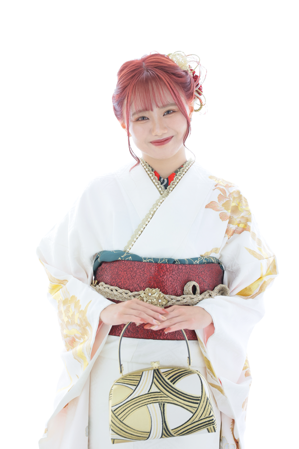 白地振袖に色柄が映える全身ショット
